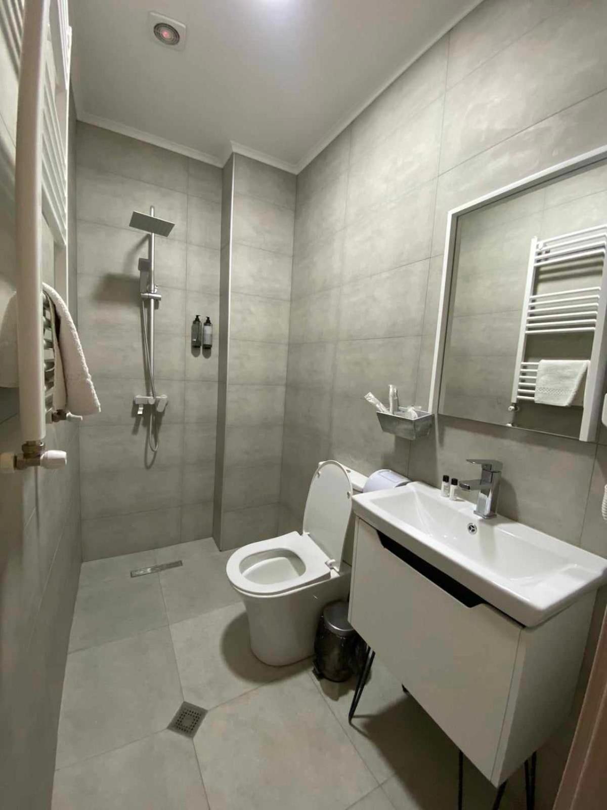 Hotel The Builder 124 Тбилиси Экстерьер фото